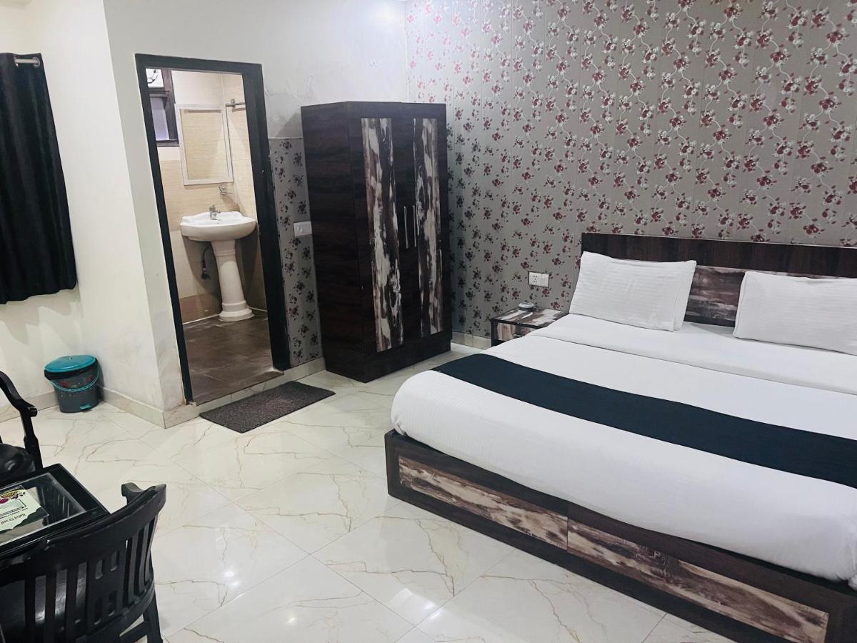 Hotel Cozy Cave Delhi Aiport New Delhi Exterior photo